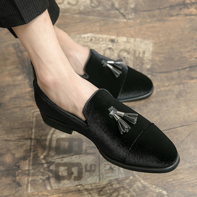 Luxury Brand Suede Green Loafers Men Slip-on Tassel Soft Leather Wedding Shoes Flats Men Shoes Casual Shoes Nubuck Leather Shoes