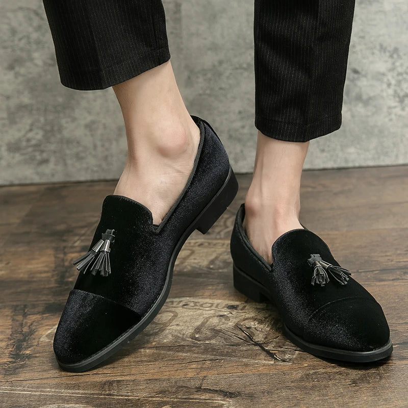 Luxury Brand Suede Green Loafers Men Slip-on Tassel Soft Leather Wedding Shoes Flats Men Shoes Casual Shoes Nubuck Leather Shoes