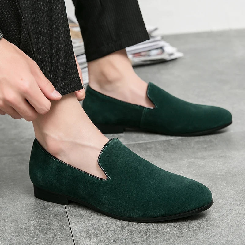 HKDQ Green Men's Suede Loafers Fashion Soft Comfortable Breathable Moccasin Shoes Men England Style Slip-on Casual Shoes For Men