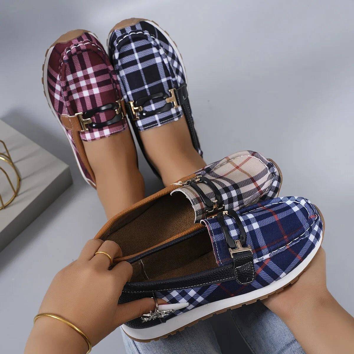 Loafers Women Canvas Plaid Classic Fashion Non-slip One-pedal Walking Shoes Lady's Party Outdoor Daily All-match Casual Shoes