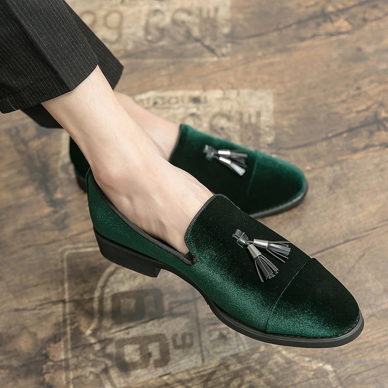 Luxury Brand Suede Green Loafers Men Slip-on Tassel Soft Leather Wedding Shoes Flats Men Shoes Casual Shoes Nubuck Leather Shoes